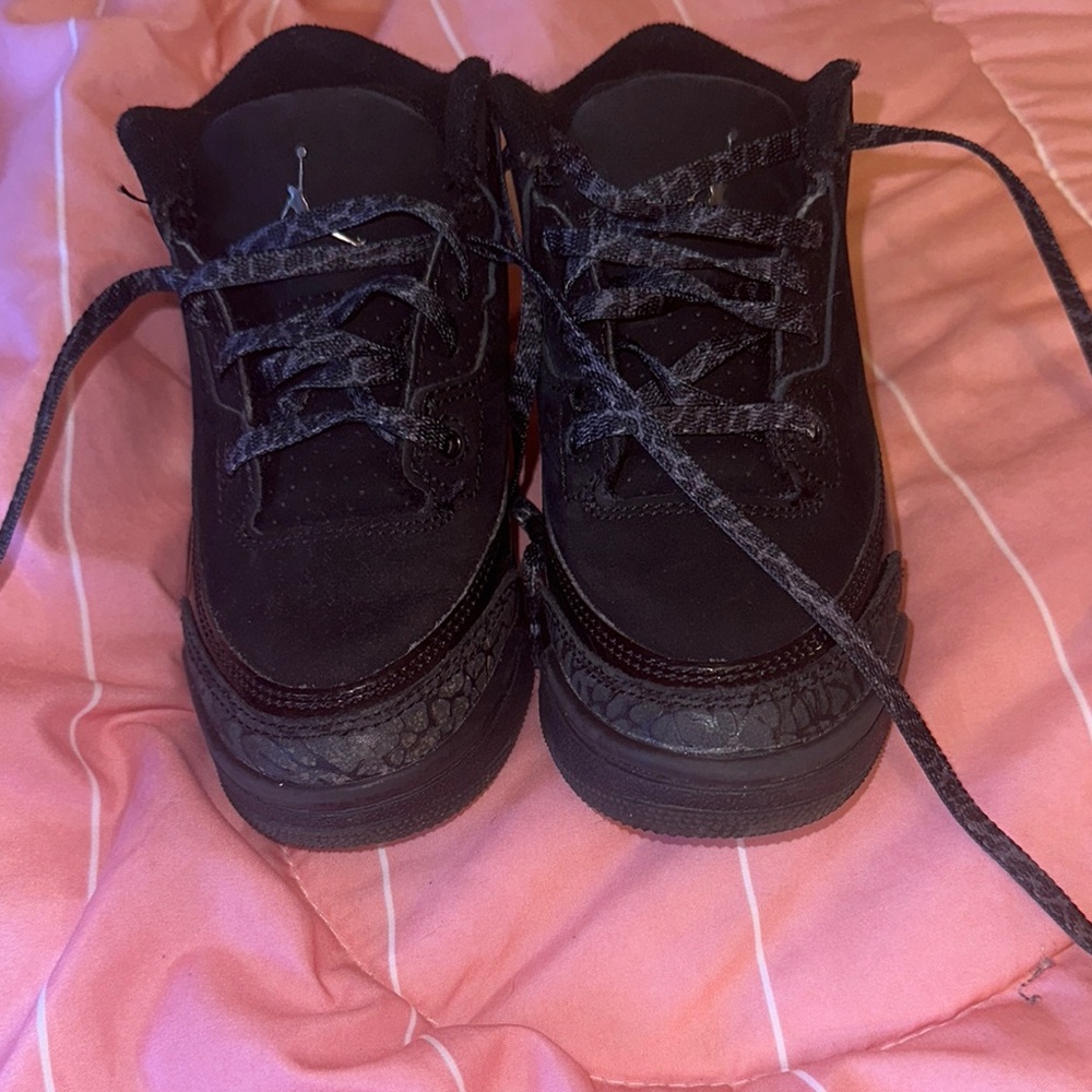 Jordan Black High-Top Sneakers Sleek Design